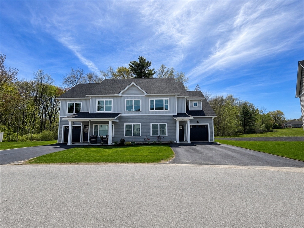 4 Clover Cir # B Property Photo 1