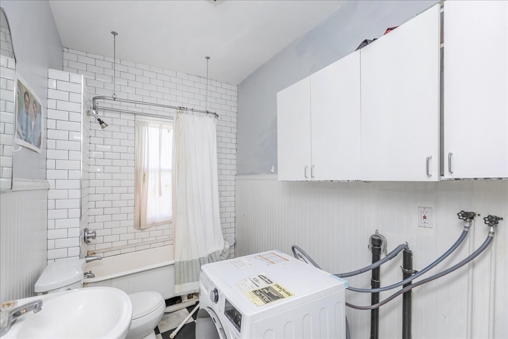 614-618 E. Broadway Property Photo 6