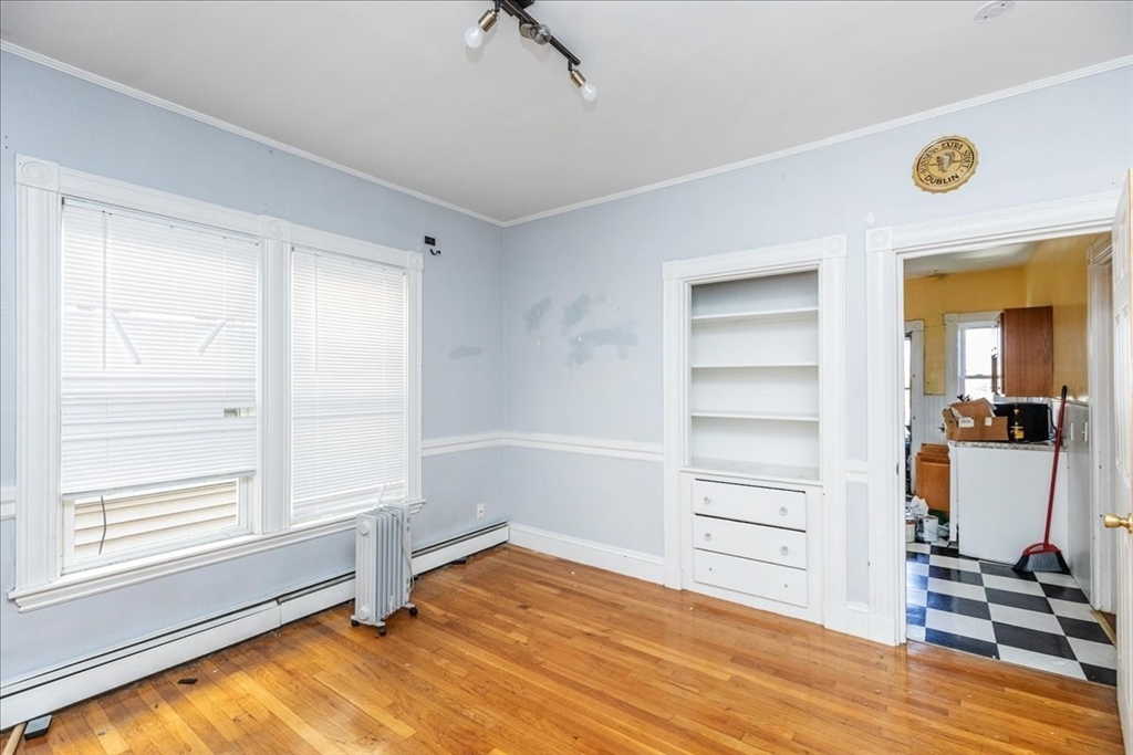 614-618 E. Broadway Property Photo 8