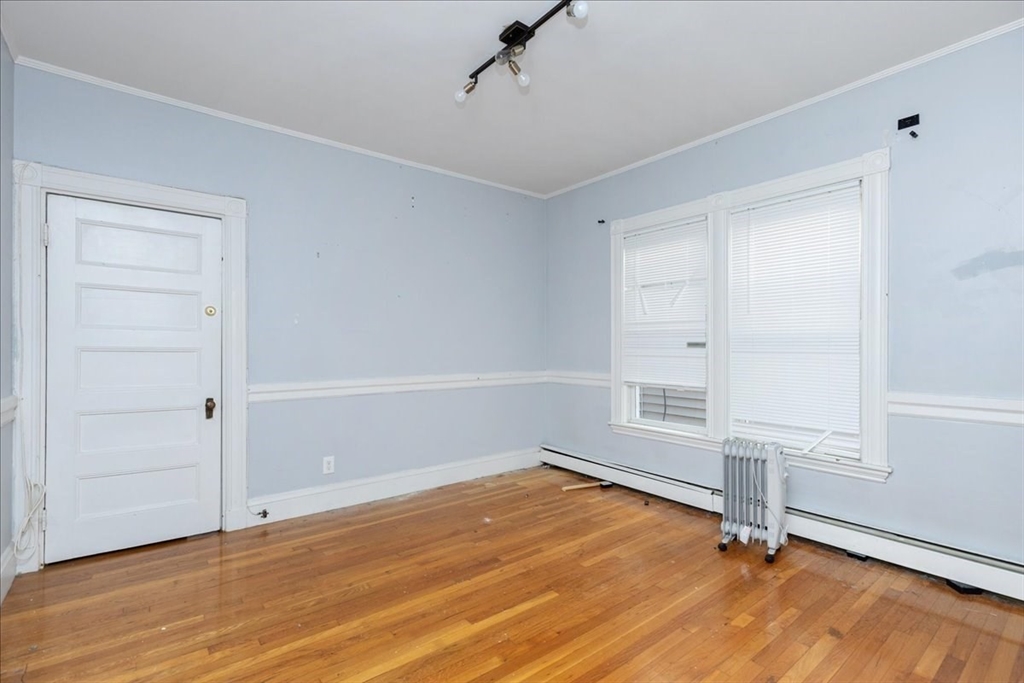 614-618 E. Broadway Property Photo 9