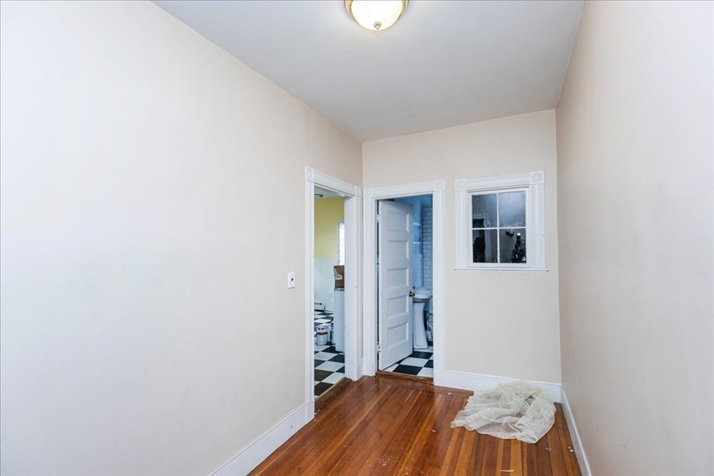 614-618 E. Broadway Property Photo 12
