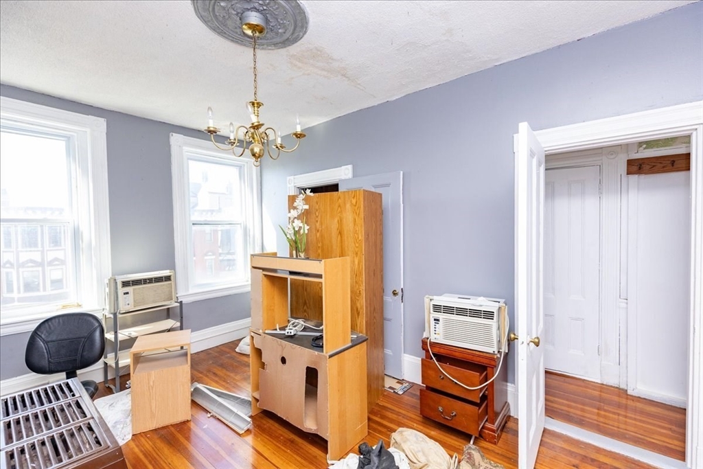 614-618 E. Broadway Property Photo 13