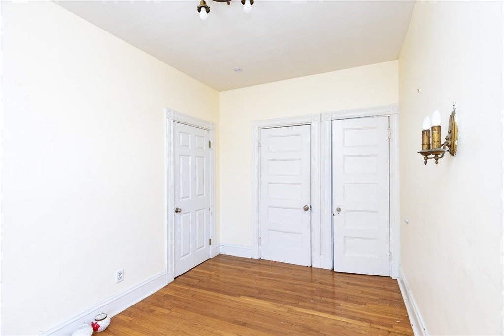 614-618 E. Broadway Property Photo 17