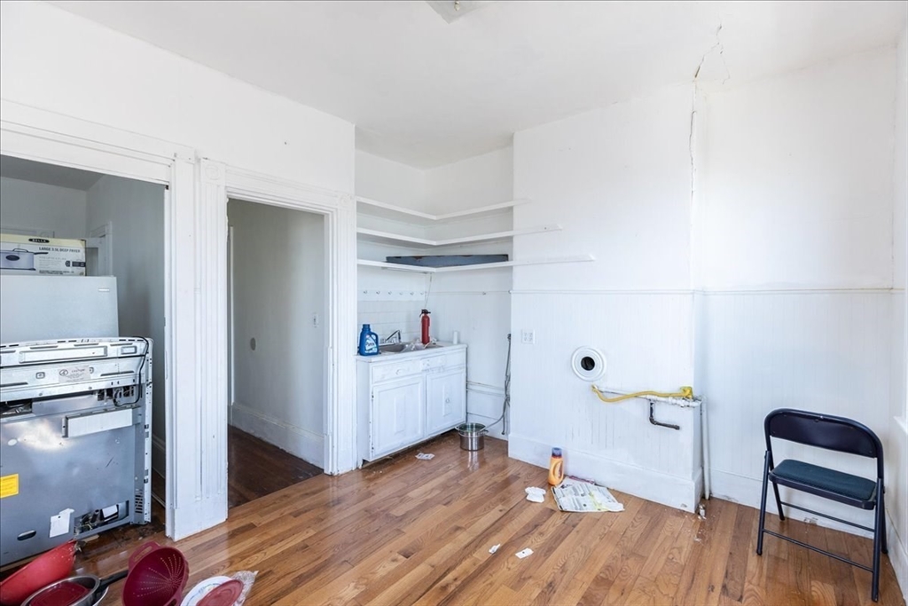 614-618 E. Broadway Property Photo 20