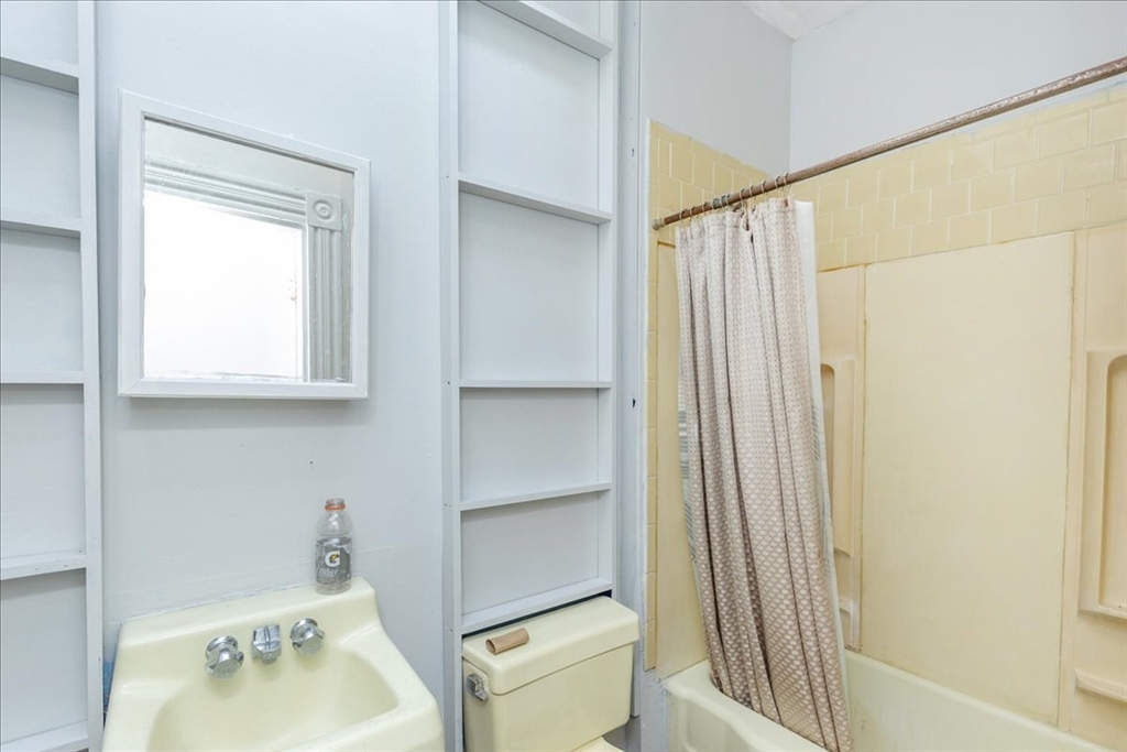 614-618 E. Broadway Property Photo 22