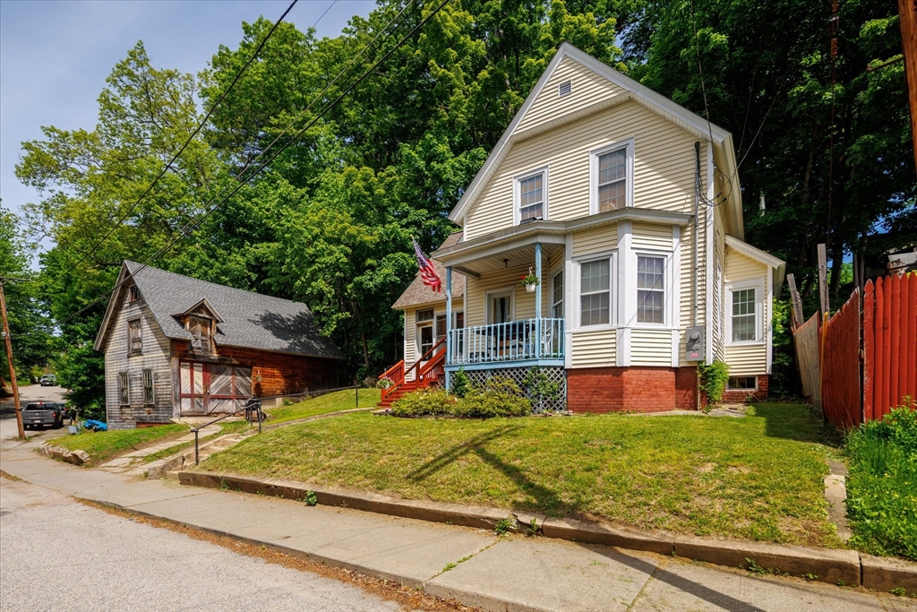 10 Kelton St Property Photo 1