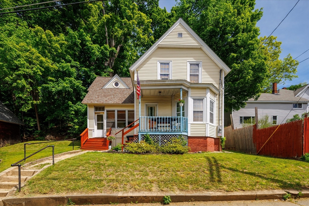 10 Kelton St Property Photo 2