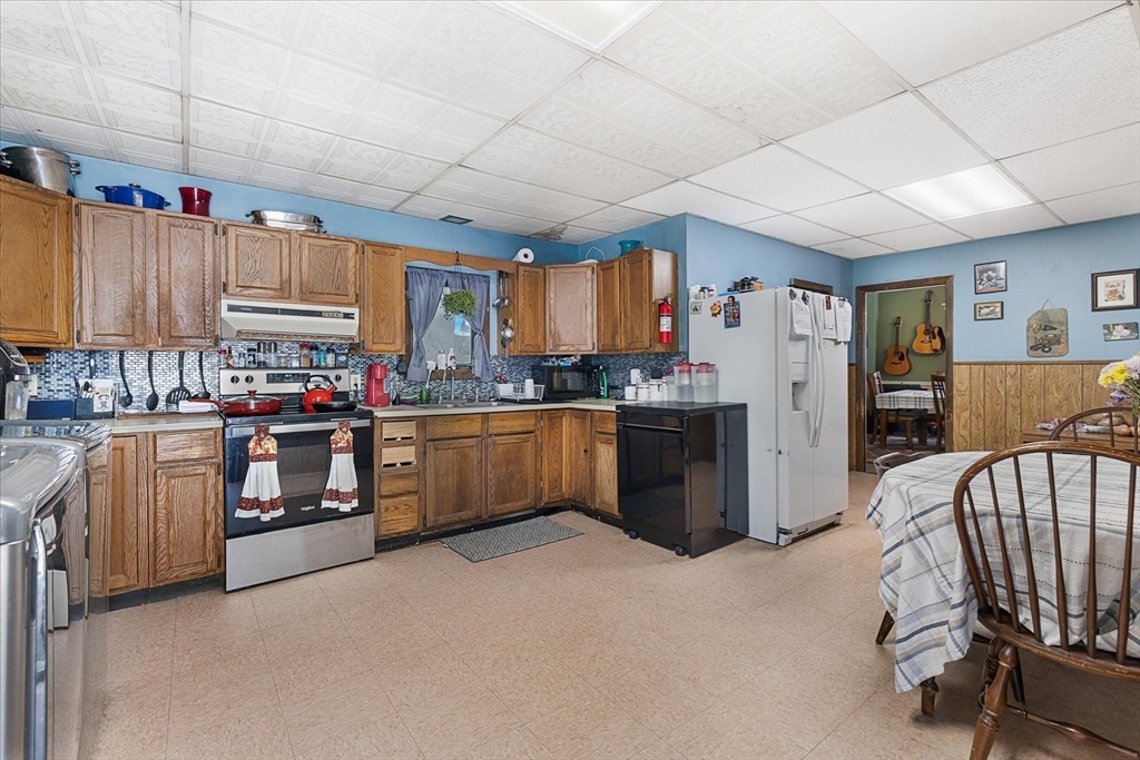 10 Kelton St Property Photo 14