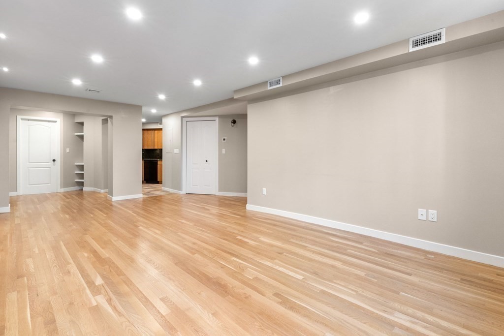 103 Charter St # 1 Property Photo 6