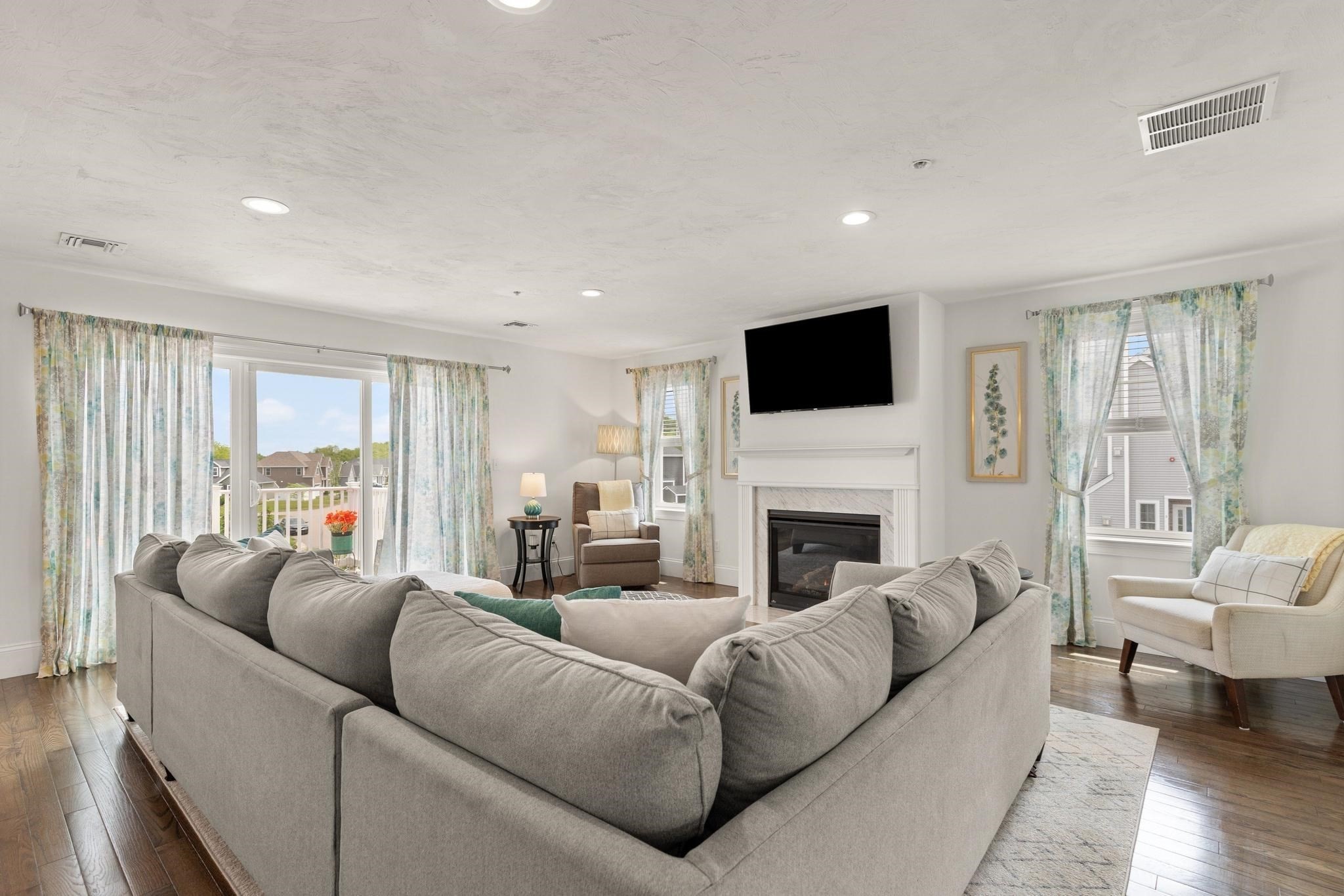 80 Lebaron Blvd # 4 Property Photo 8