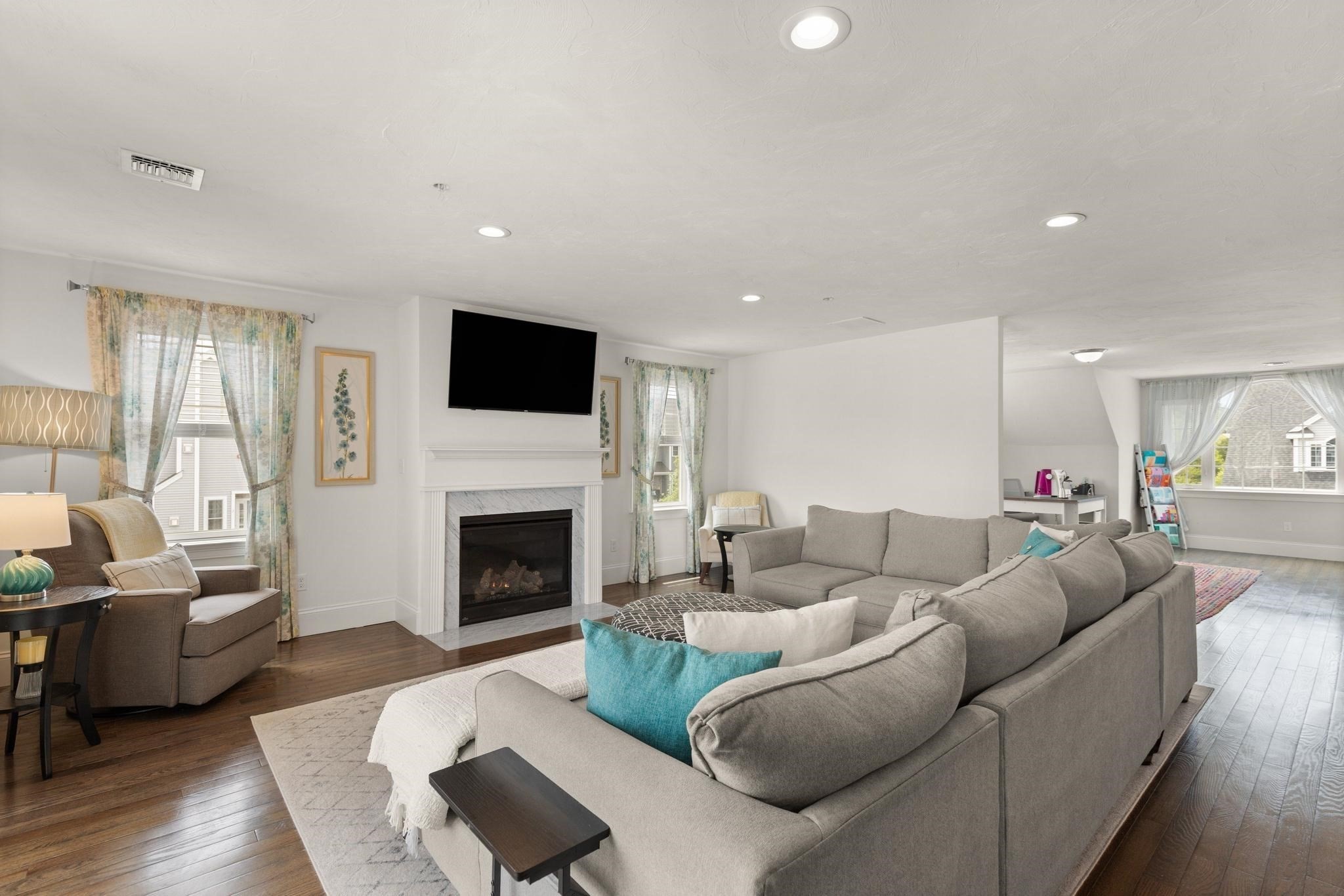 80 Lebaron Blvd # 4 Property Photo 9
