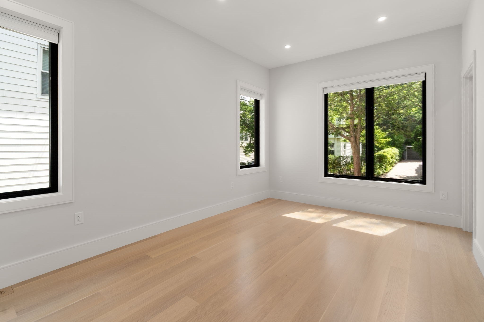 116 Thorndike St # 1a Property Photo 17