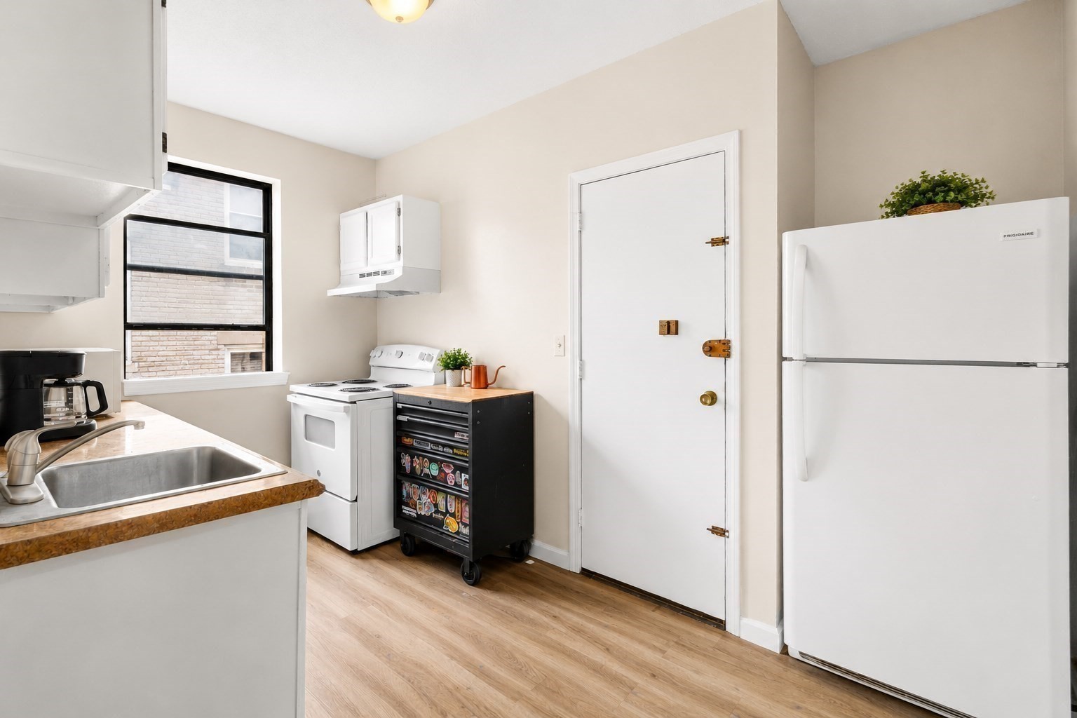 317 Summit Avenue # 9 Property Photo 6