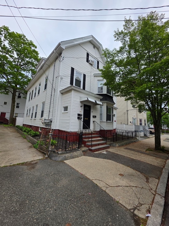 9 Hamilton Ave Property Photo 3