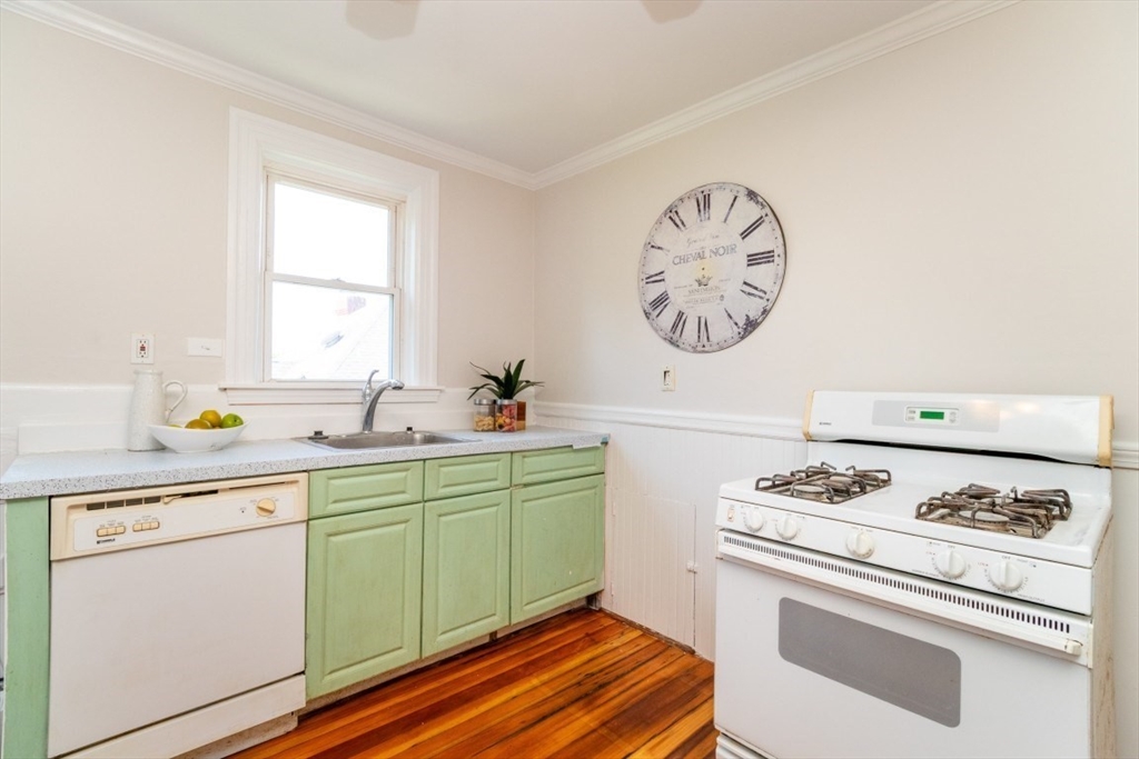 23 Wenham St # 3 Property Photo 6
