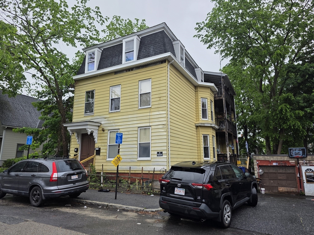 4 Home St Property Photo 3