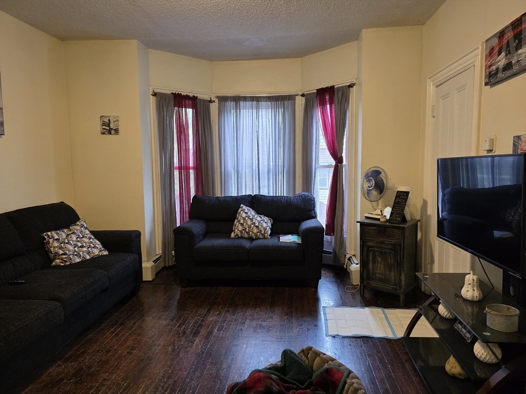 4 Home St Property Photo 8