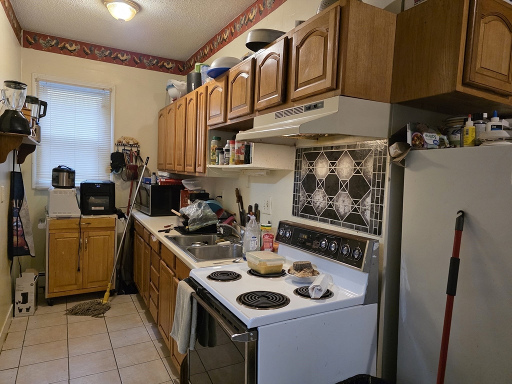 4 Home St Property Photo 20