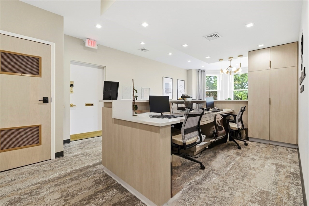 1051 Beacon St # 306 Property Photo 3