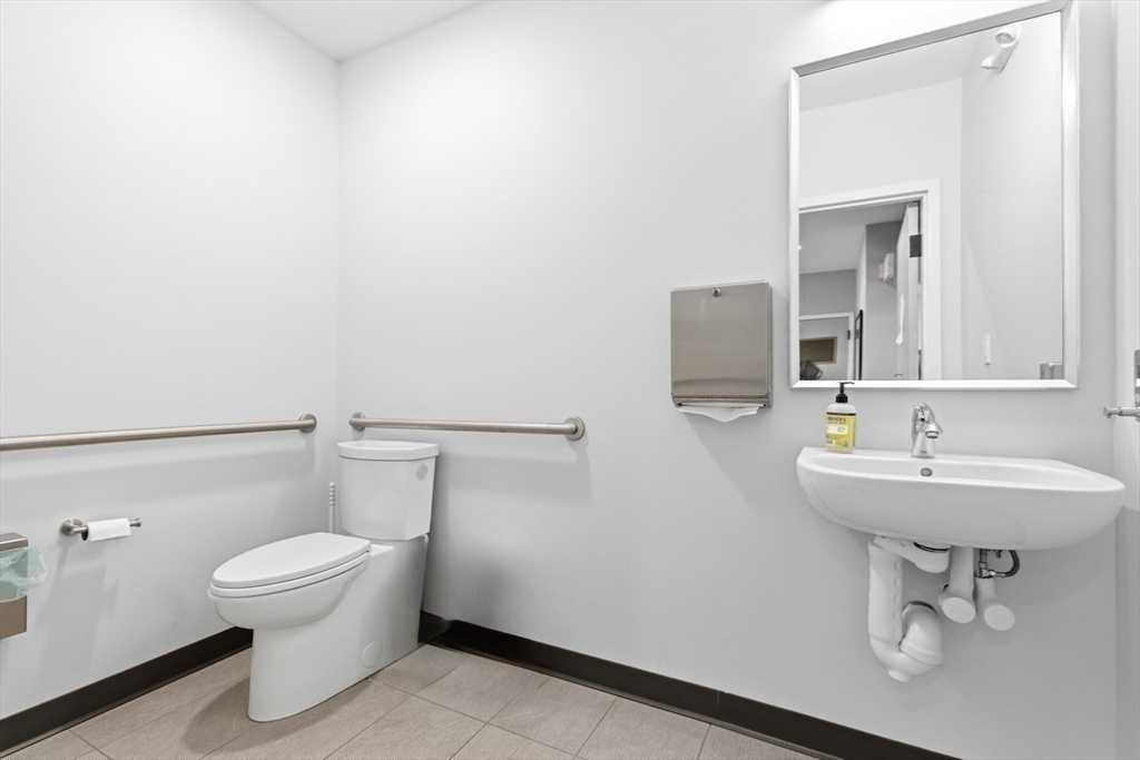 1051 Beacon St # 306 Property Photo 13
