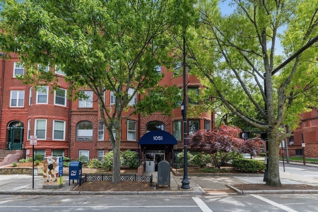 1051 Beacon St # 306 Property Photo 16