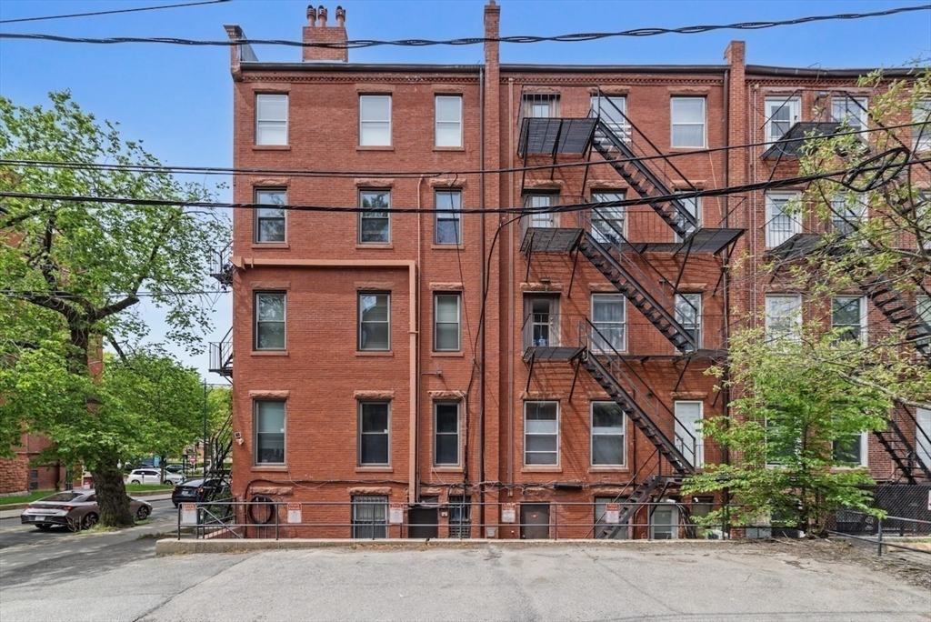 1051 Beacon St # 306 Property Photo 17