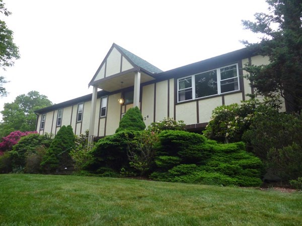 124 Hampton Rd Property Photo 1