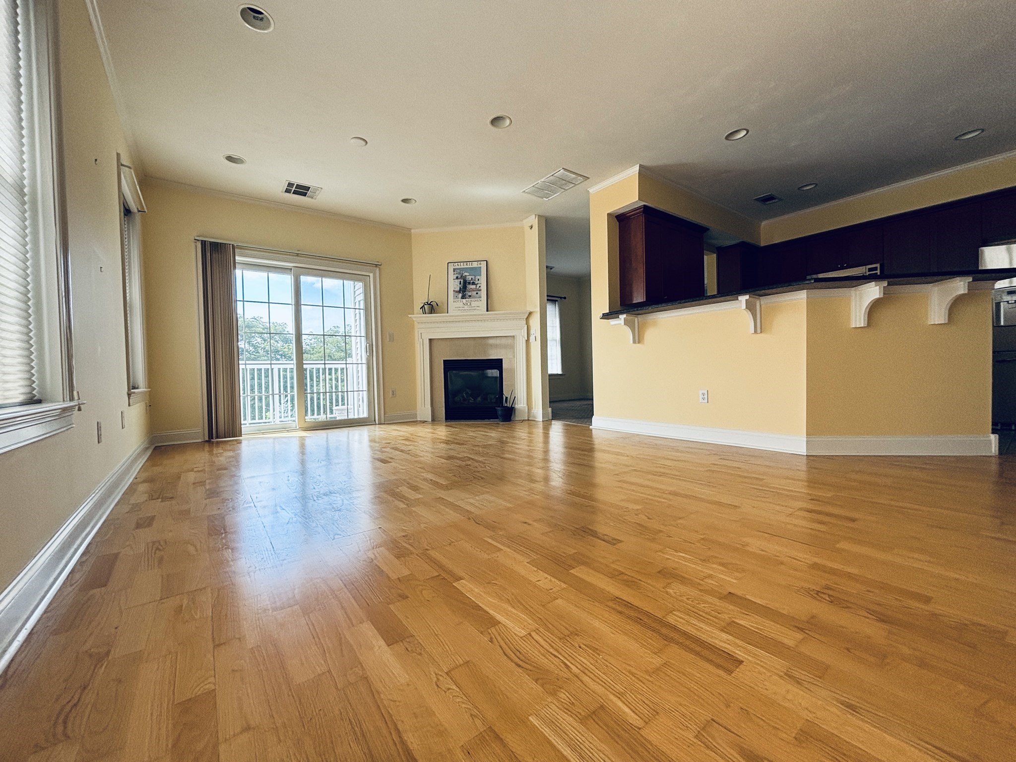 2303 Davenport Avenue # 2303 Property Photo 3