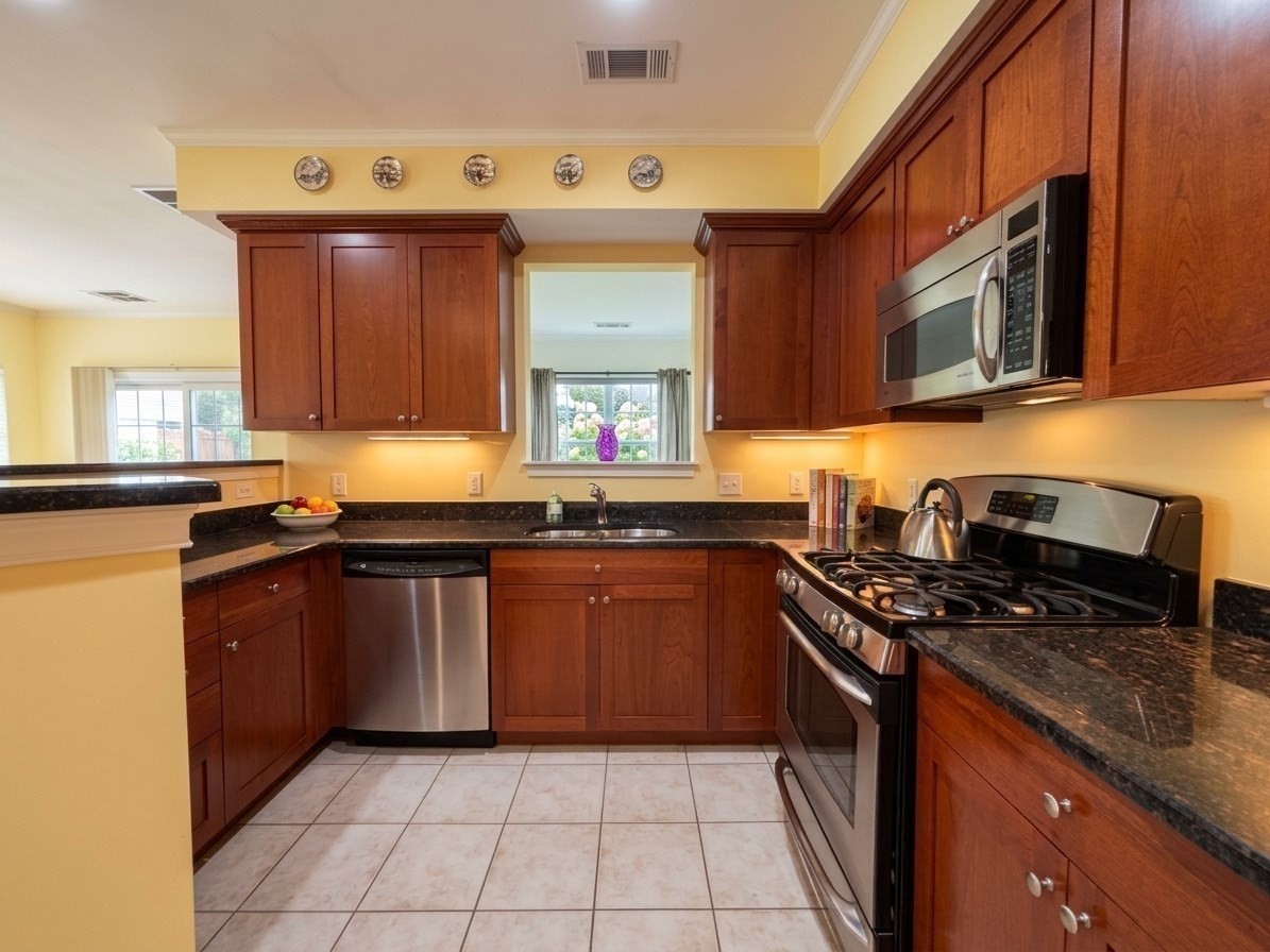 2303 Davenport Avenue # 2303 Property Photo 5