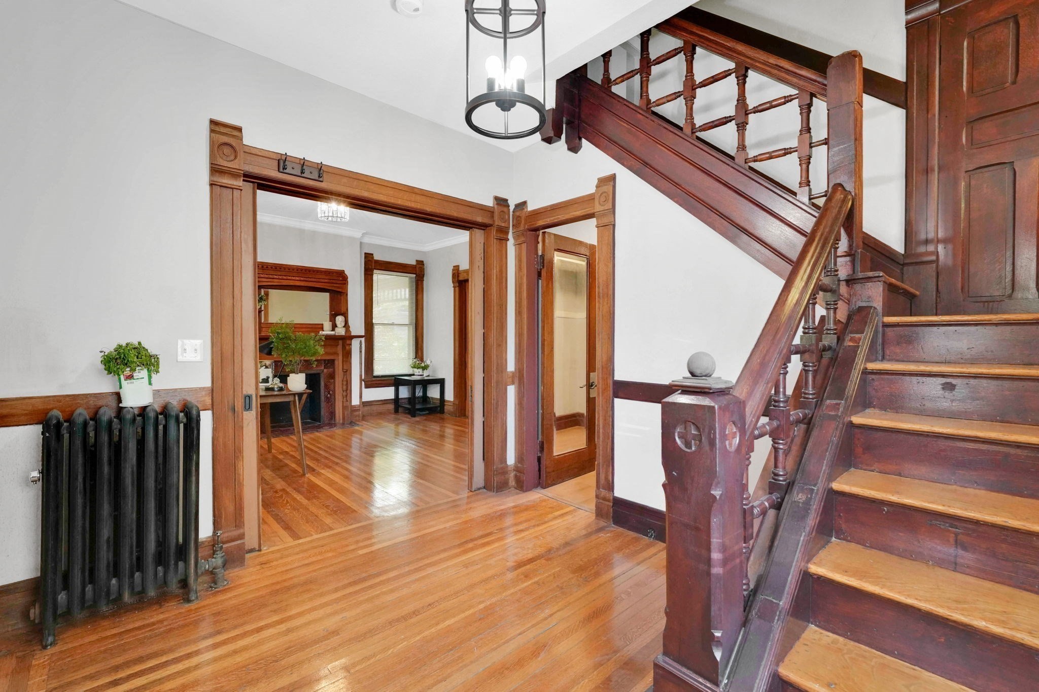 288 Saint James Ave Property Photo 4