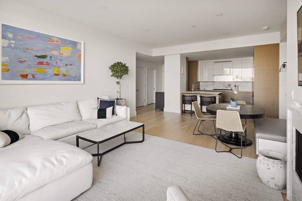380 Harrison Ave Property Photo 4
