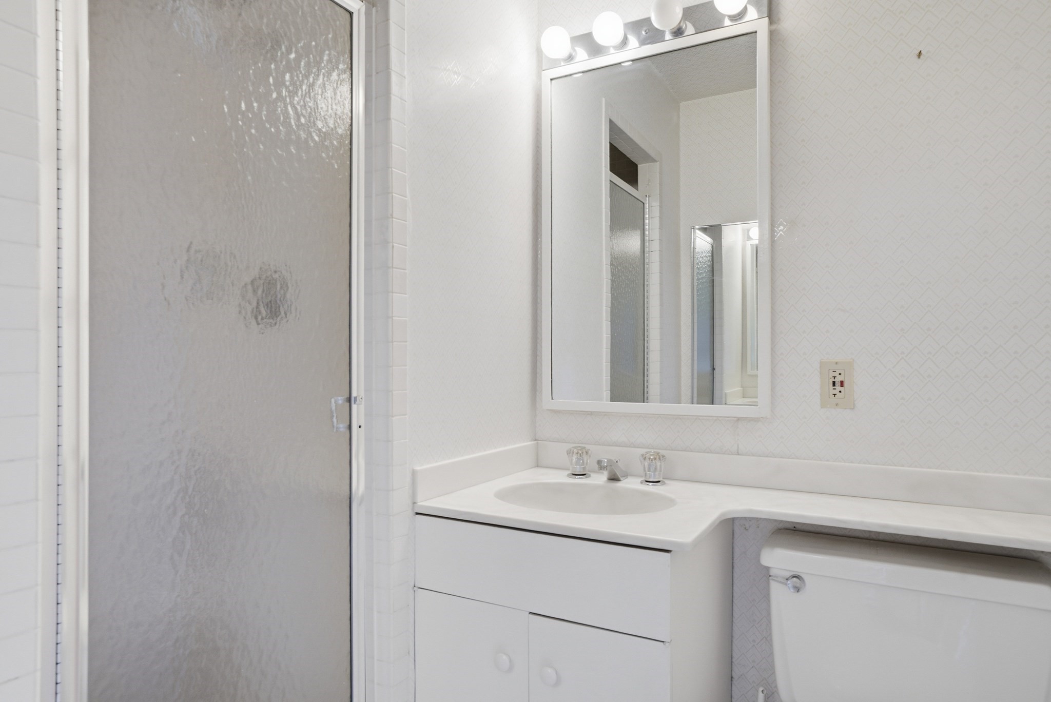 180 Beacon Street Property Photo 18