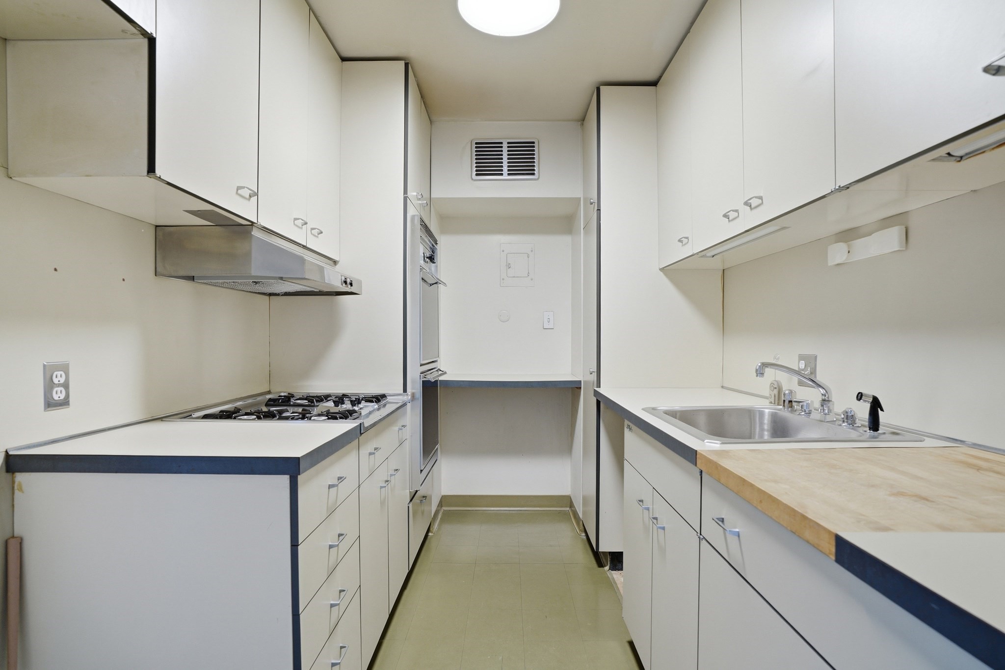 180 Beacon Street Property Photo 24