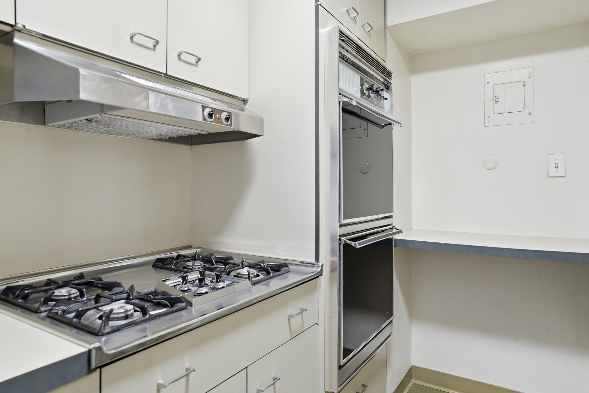 180 Beacon Street Property Photo 25
