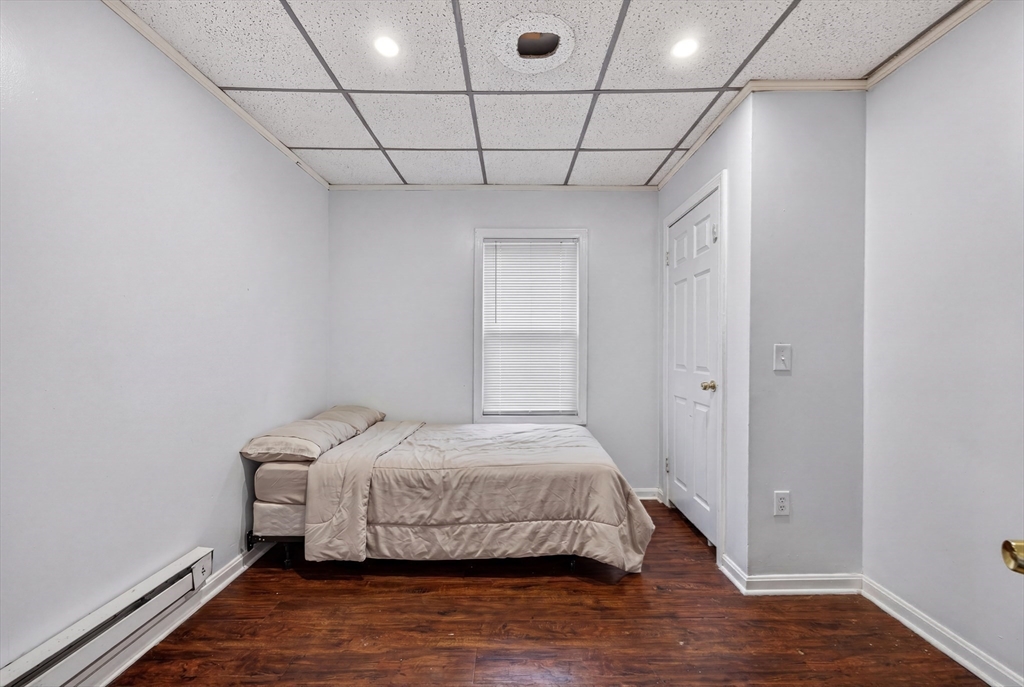 182 Quequechan Street Property Photo 10