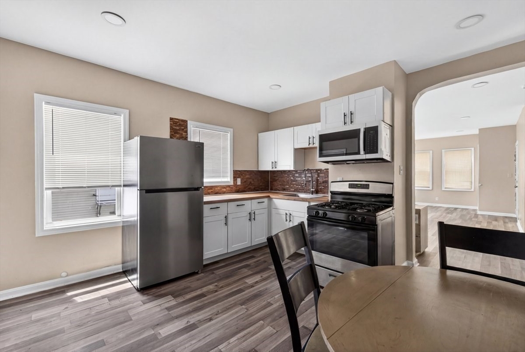 182 Quequechan Street Property Photo 15