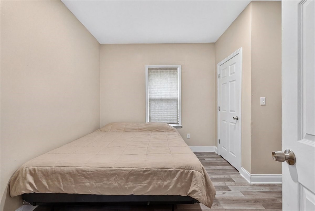 182 Quequechan Street Property Photo 17