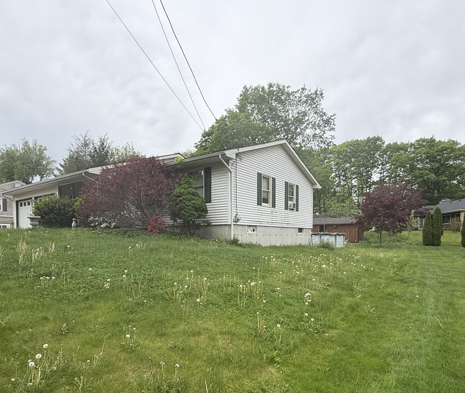 52 Locust Ave Property Photo 2