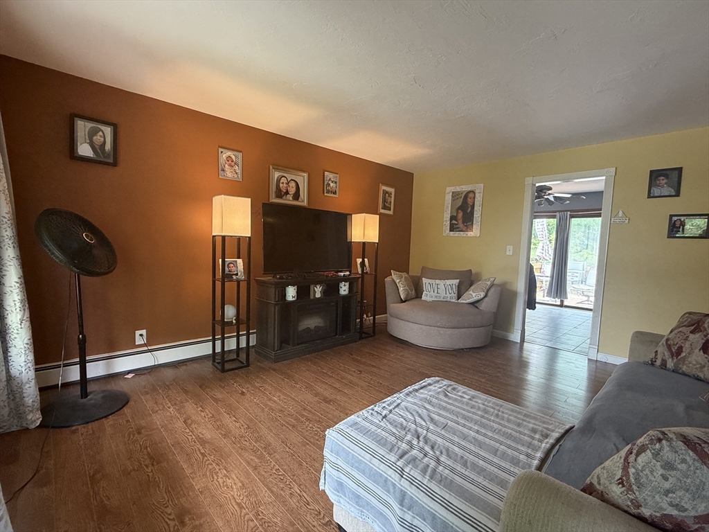 52 Locust Ave Property Photo 3