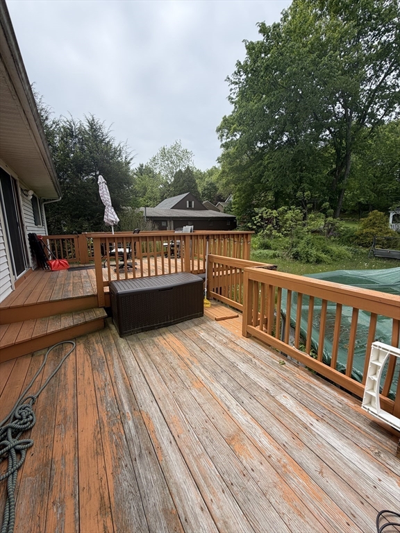 52 Locust Ave Property Photo 9