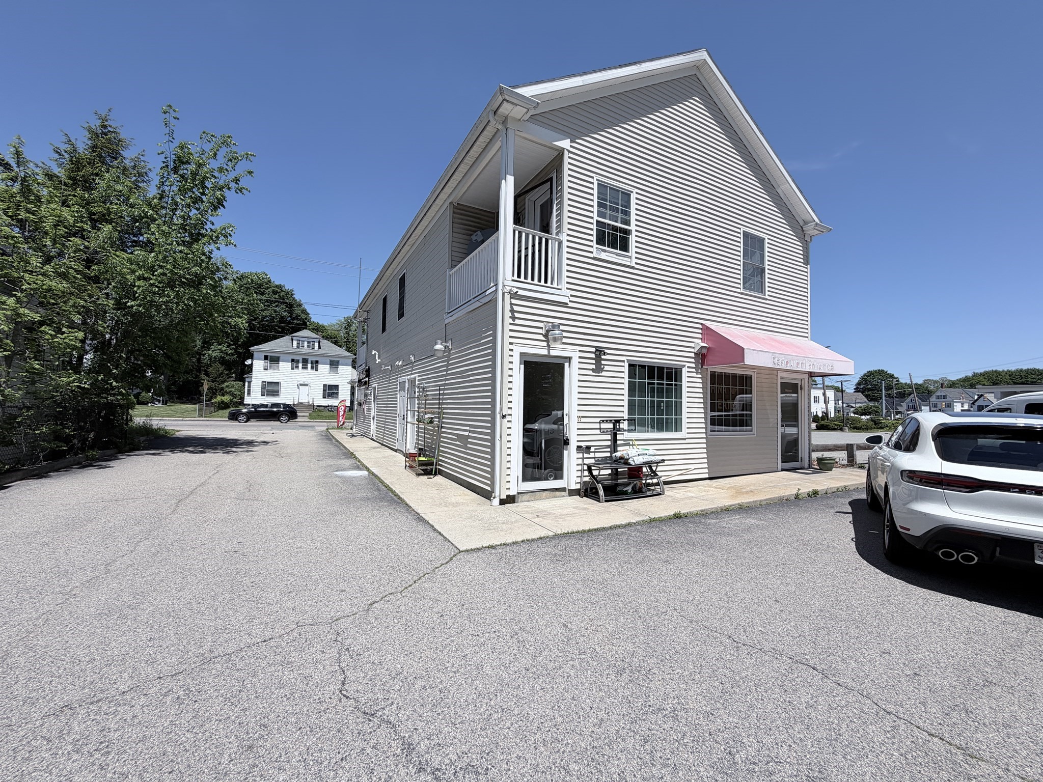 34 Brockton Ave Property Photo 5