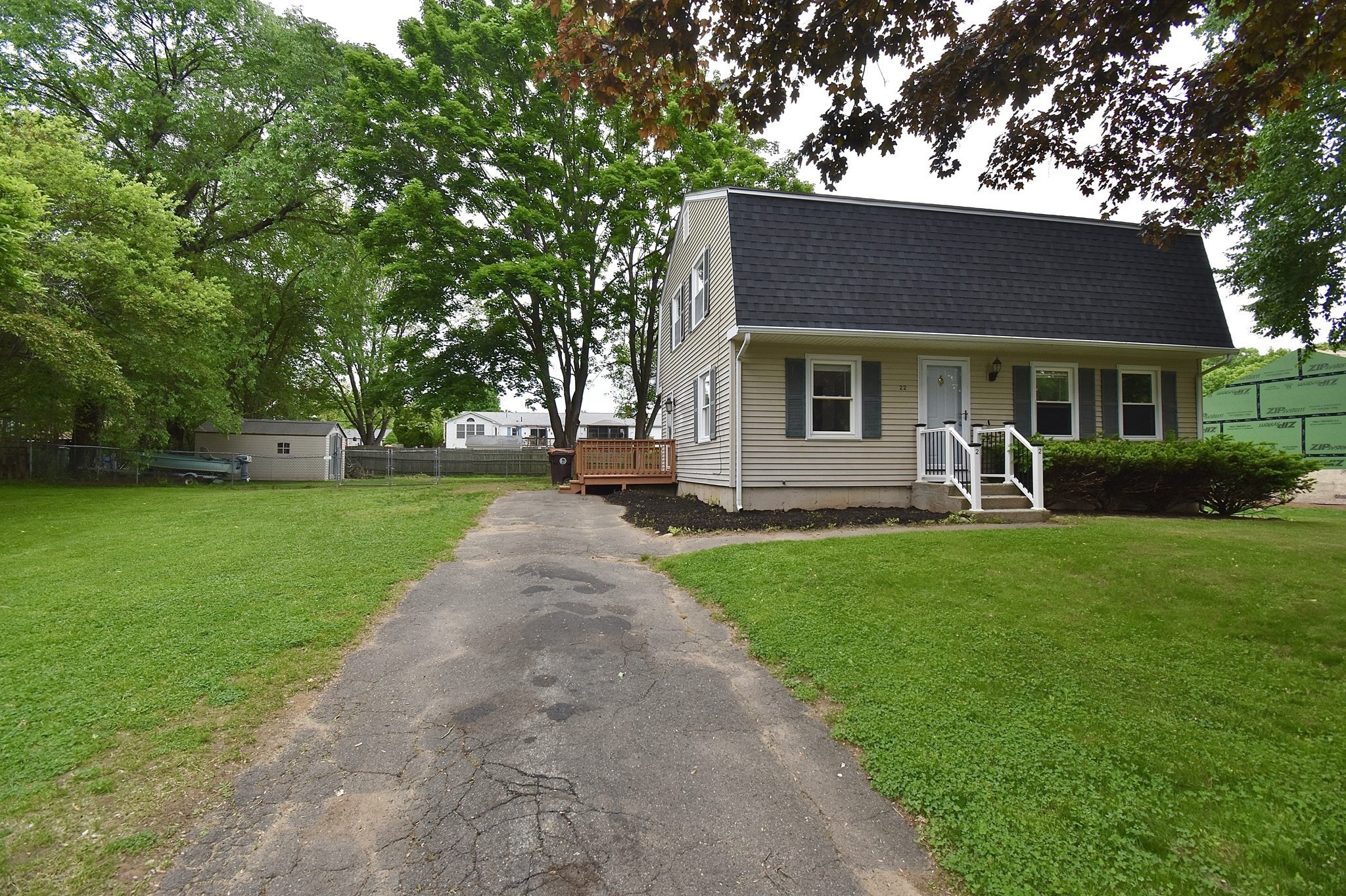 22 Hunting Ln Property Photo 1
