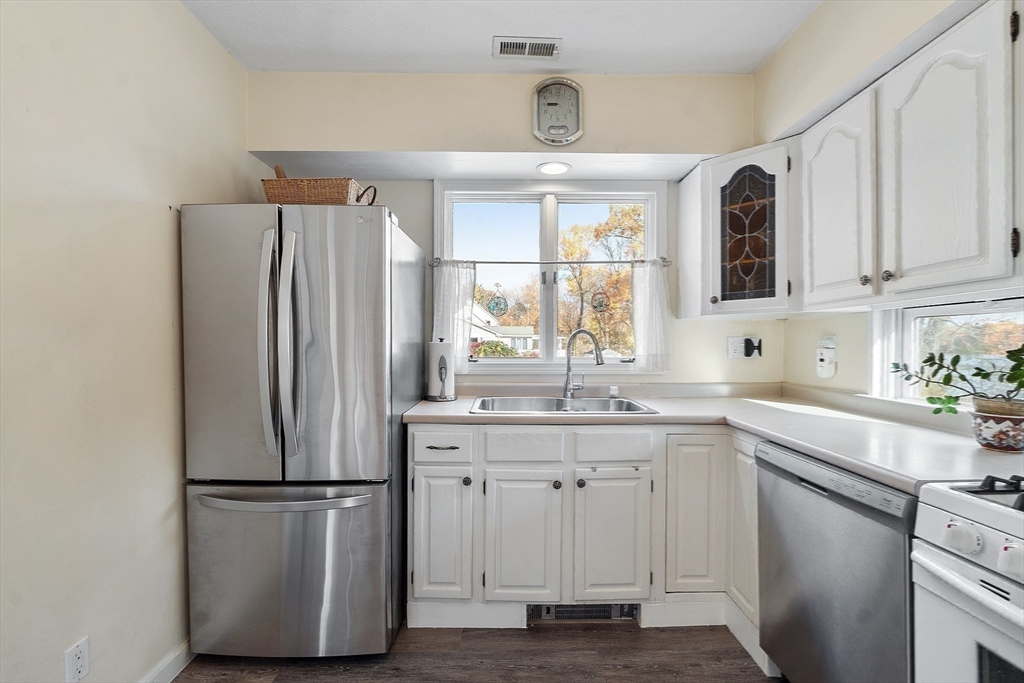6 Amherst Street Property Photo 21