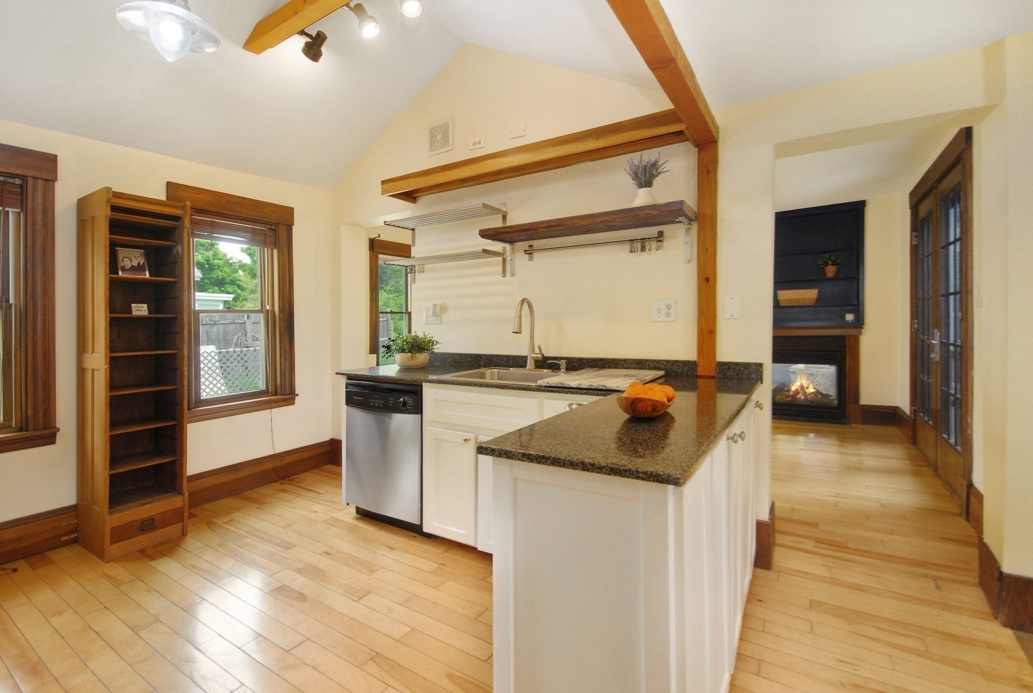 1832 Main St. Property Photo 6