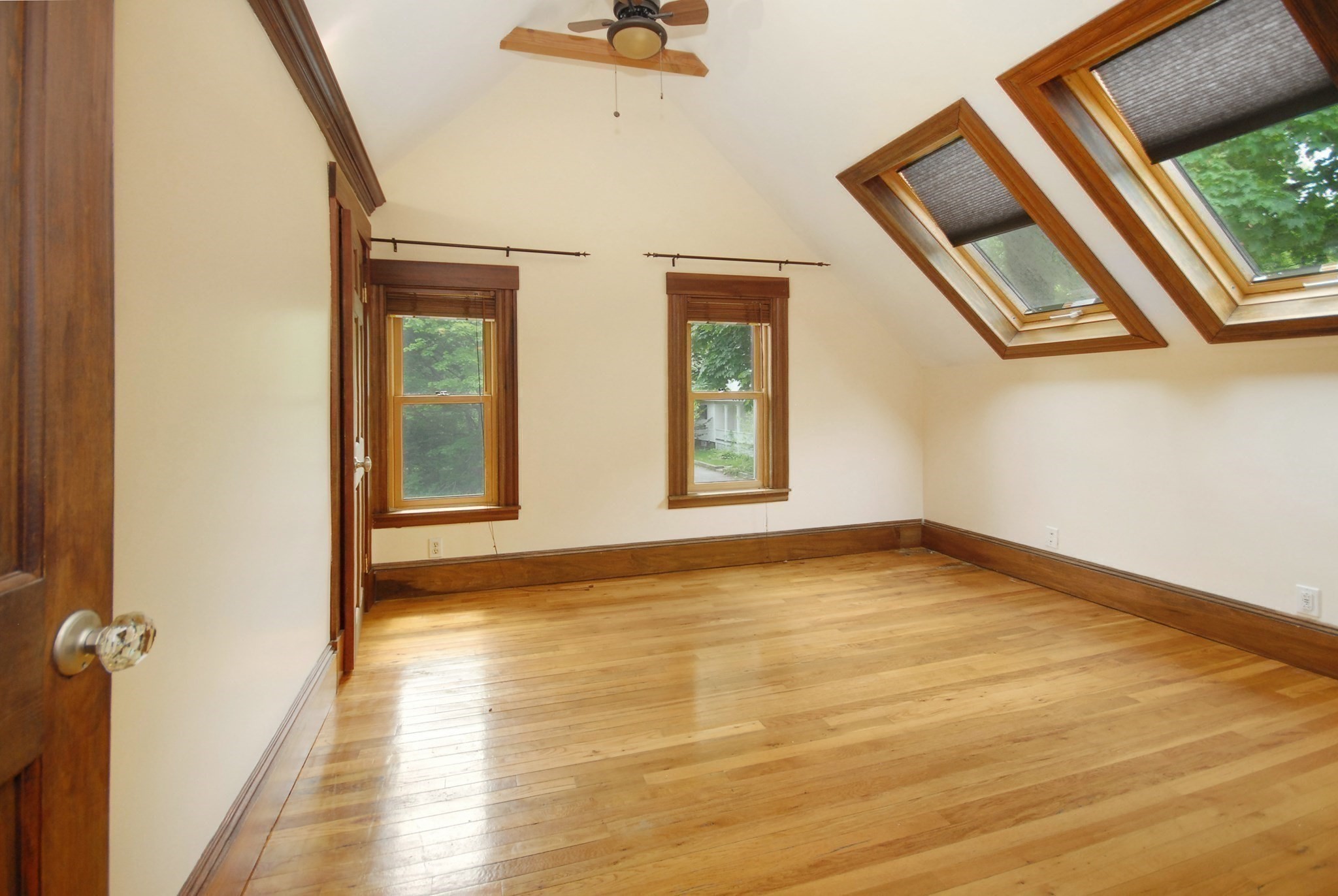 1832 Main St. Property Photo 7