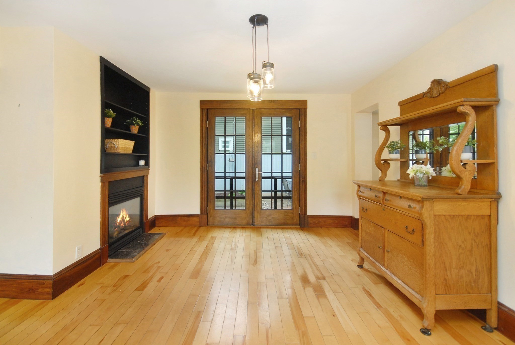 1832 Main St. Property Photo 14