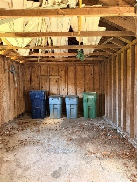 701 Mill St Property Photo 6