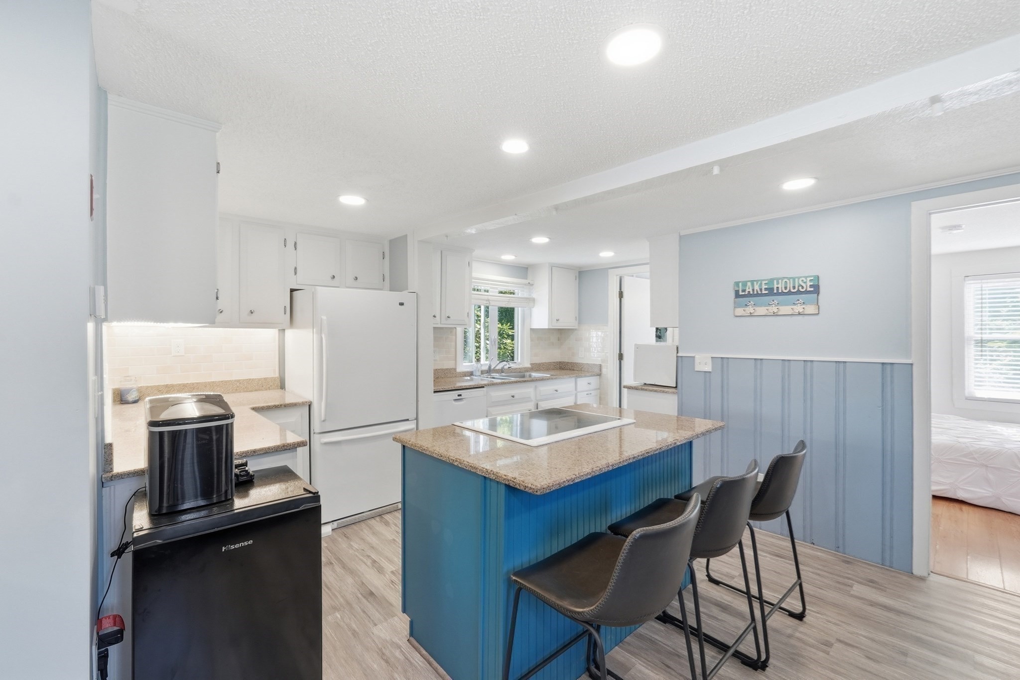 45 Hollywood Drive Property Photo 12