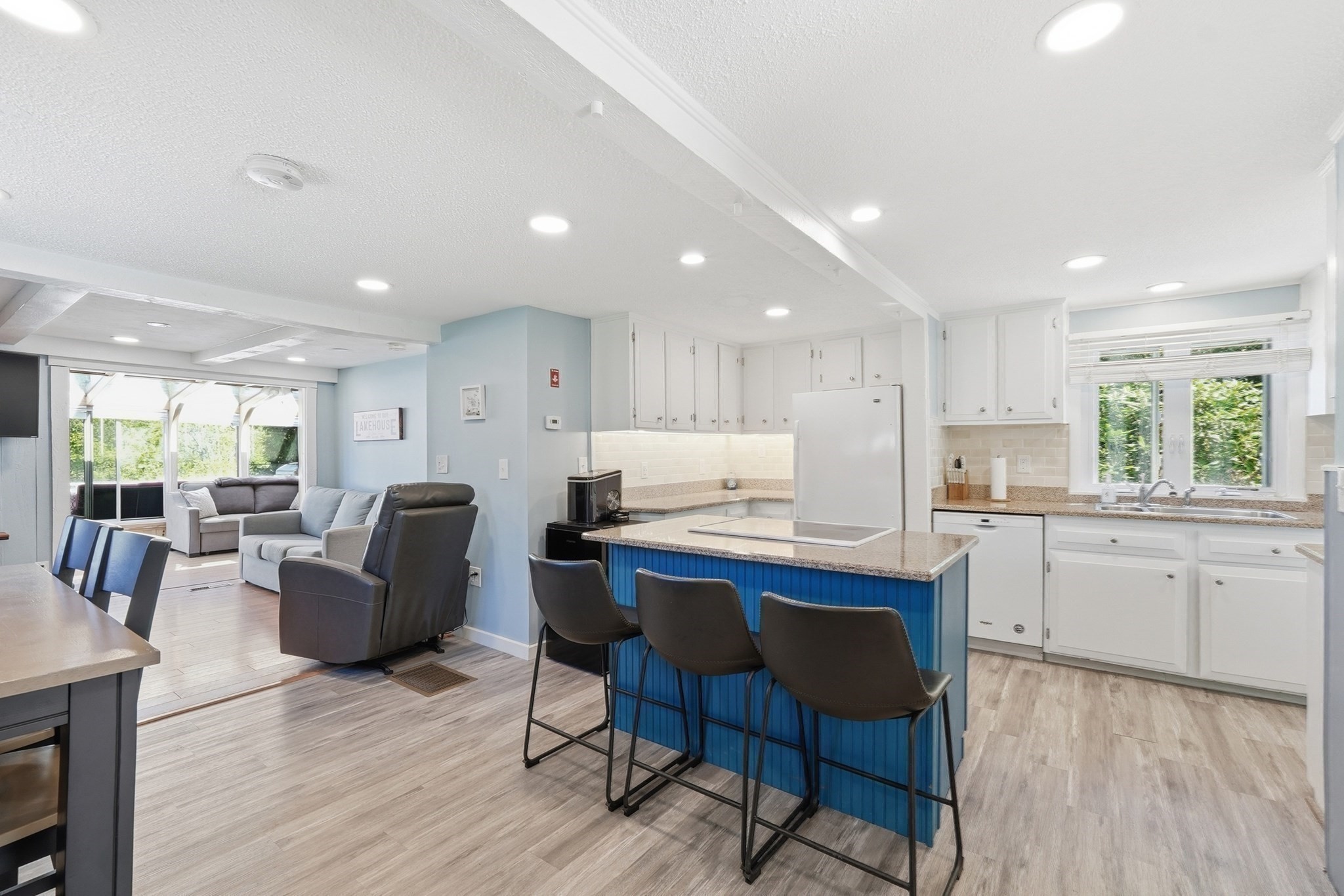 45 Hollywood Drive Property Photo 13