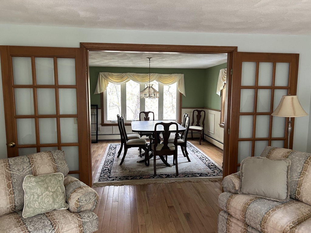 9 College Pond Drive Property Photo 6
